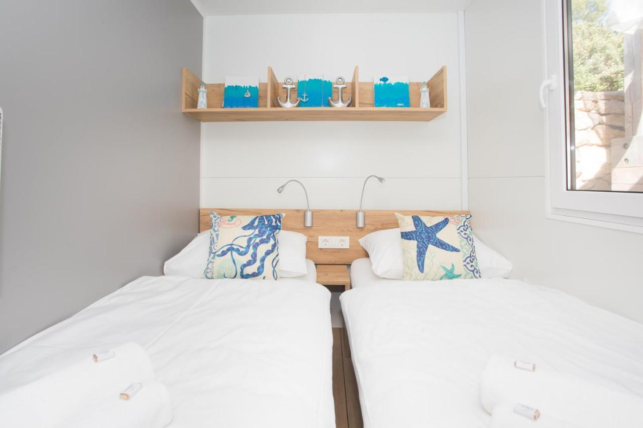 Mara'S Coast - Amelia Apartment Pakoštane Екстериор снимка